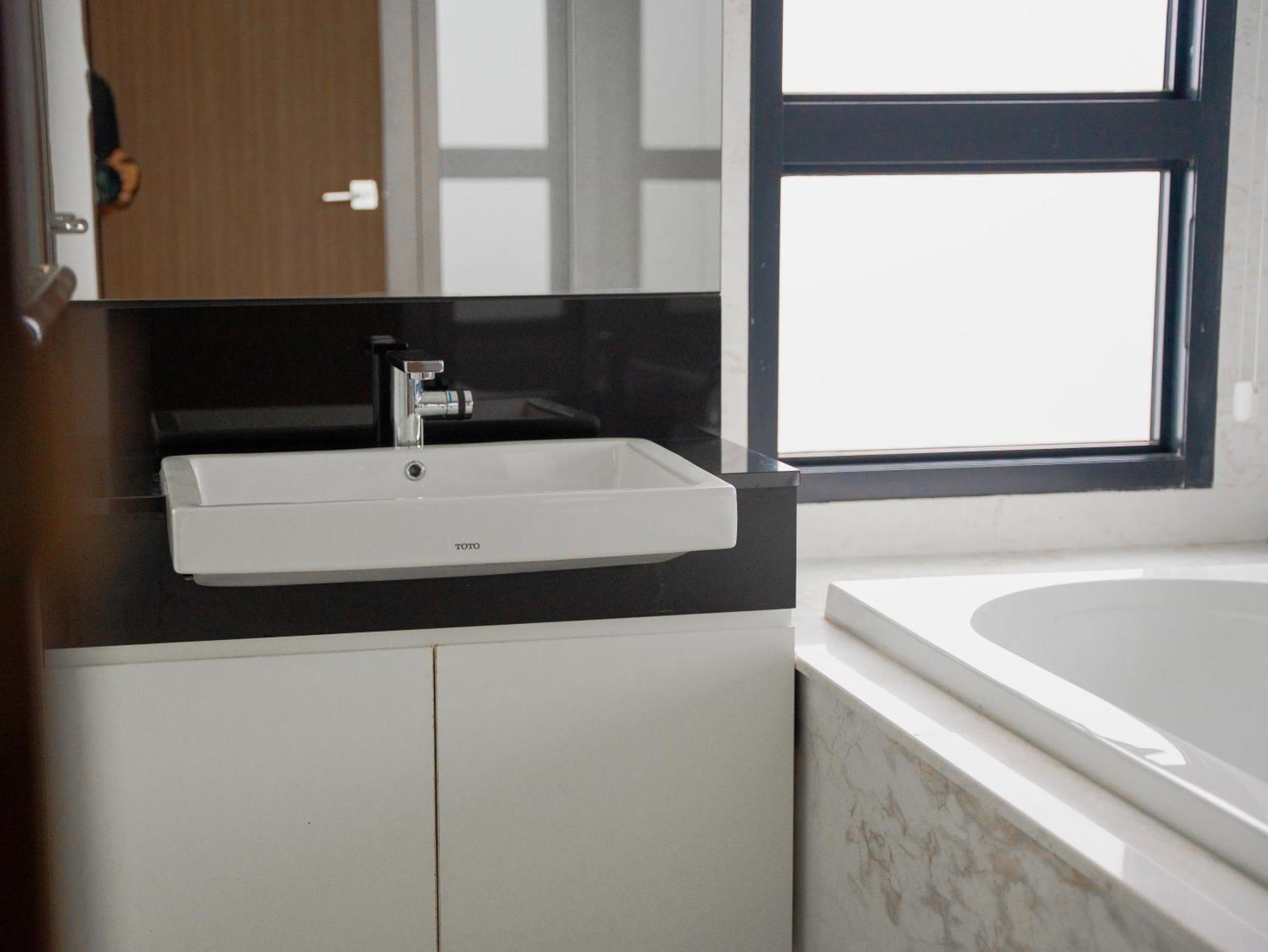 Artistic Marina View 3br Permas W Bathtub & Seaview Balcony Permas By Our